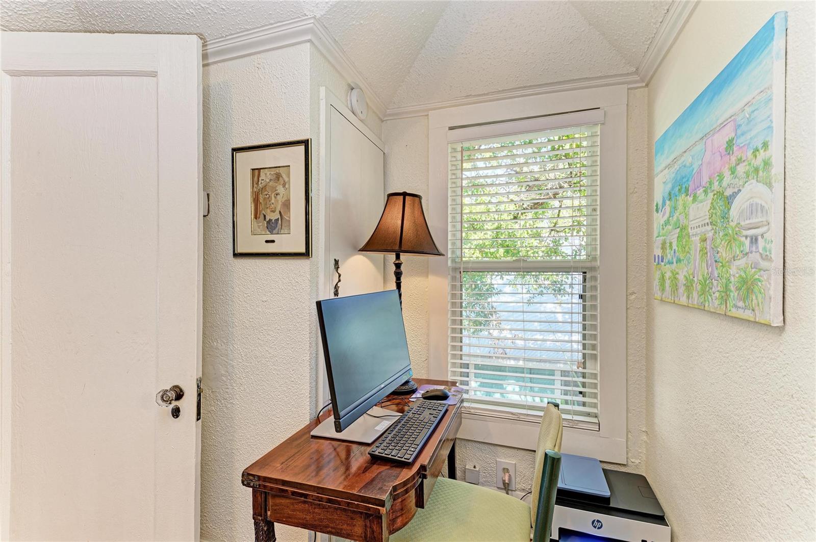 Image 41 of 65 For 401 27th Street W