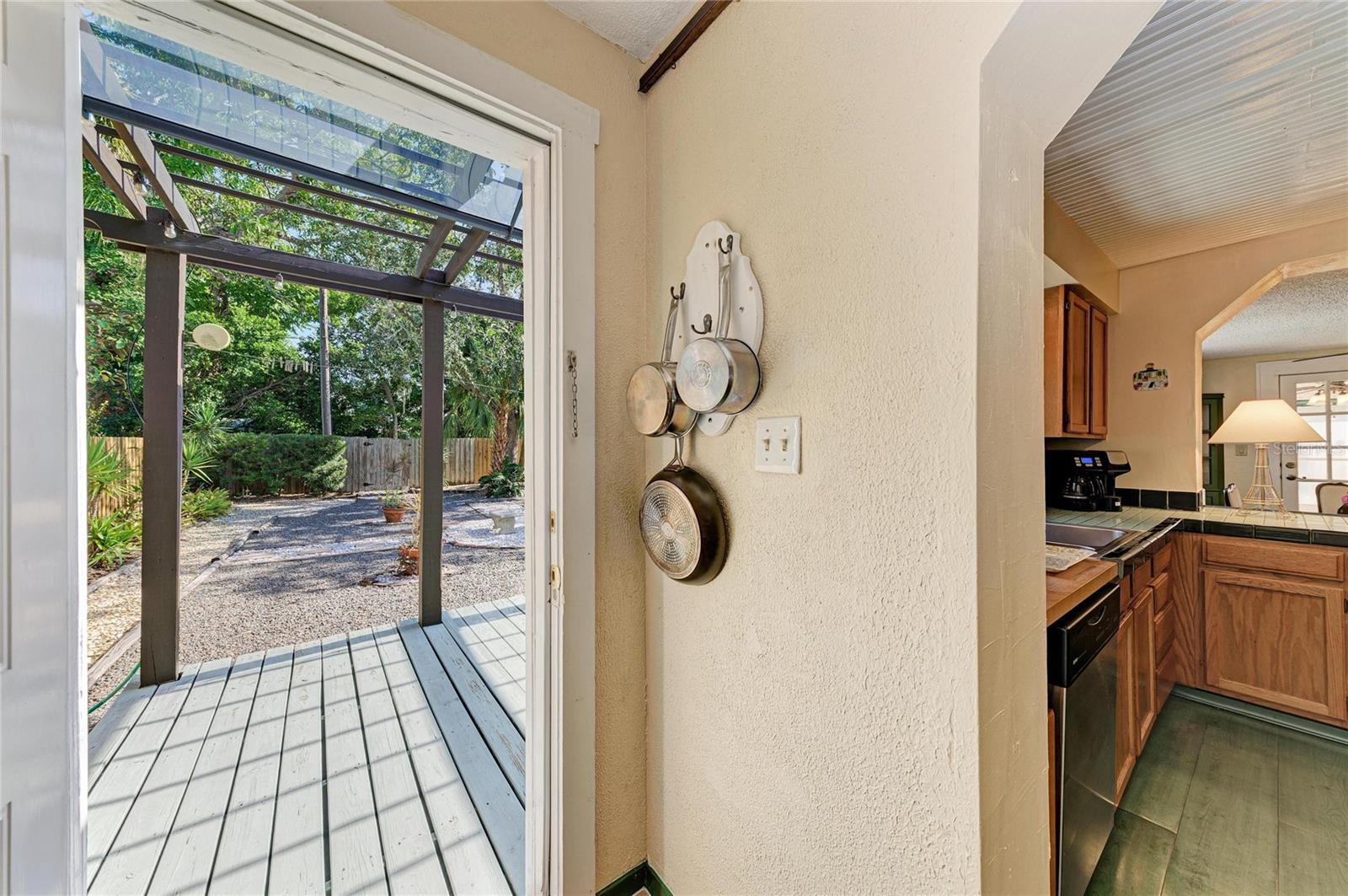 Image 50 of 65 For 401 27th Street W