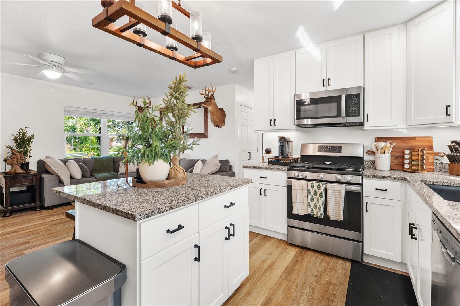 Image 19 of 31 For 1032 Willis Avenue