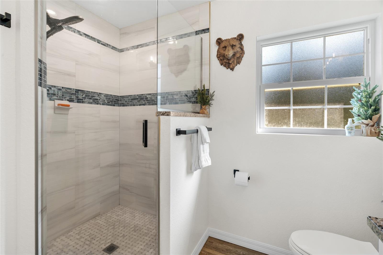 Image 23 of 31 For 1032 Willis Avenue