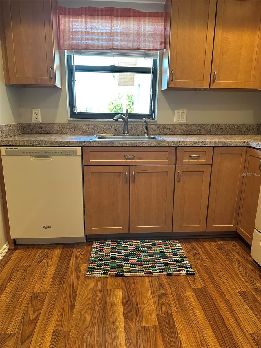 Image 4 of 40 For 1767 Lake Place 1767c