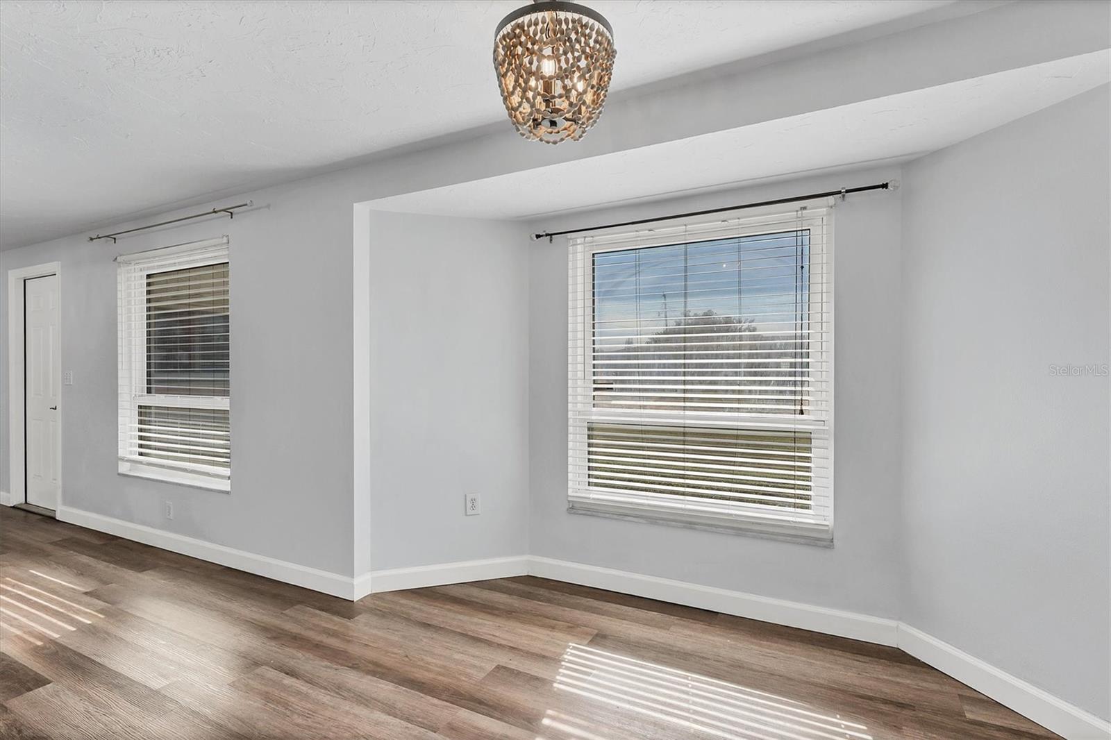 Image 11 of 36 For 1102 Fruitland Avenue