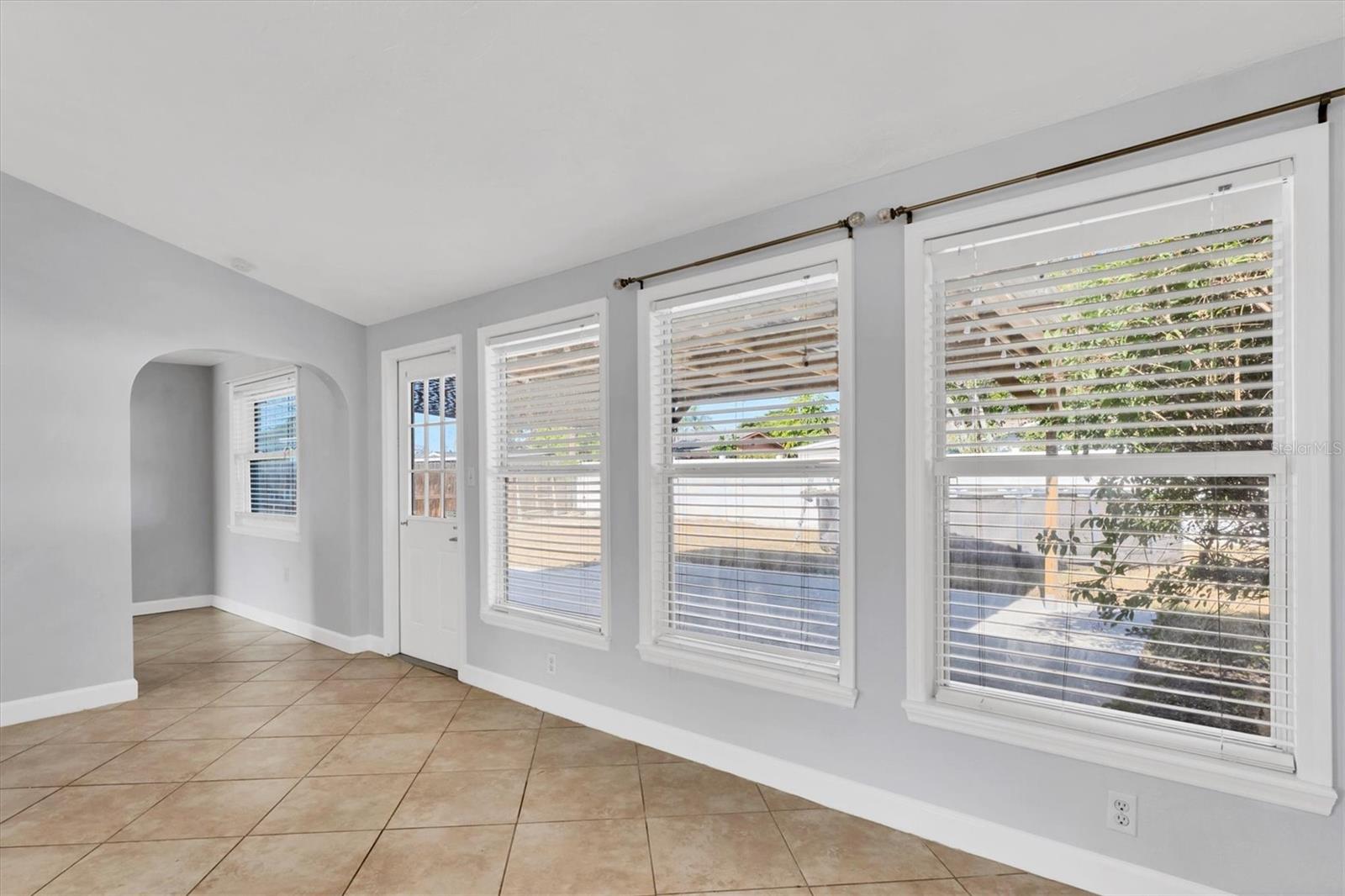 Image 21 of 36 For 1102 Fruitland Avenue