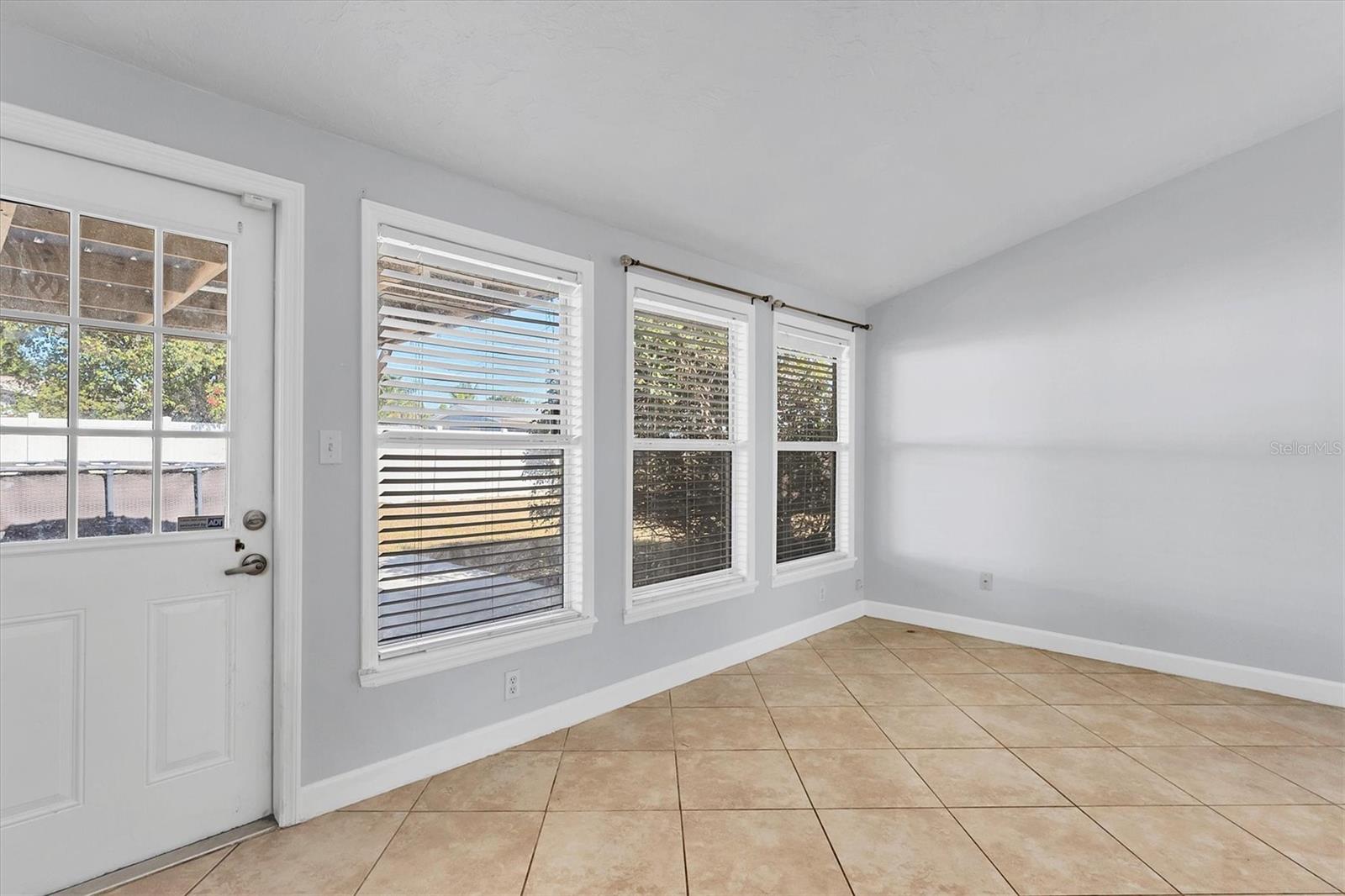 Image 23 of 36 For 1102 Fruitland Avenue