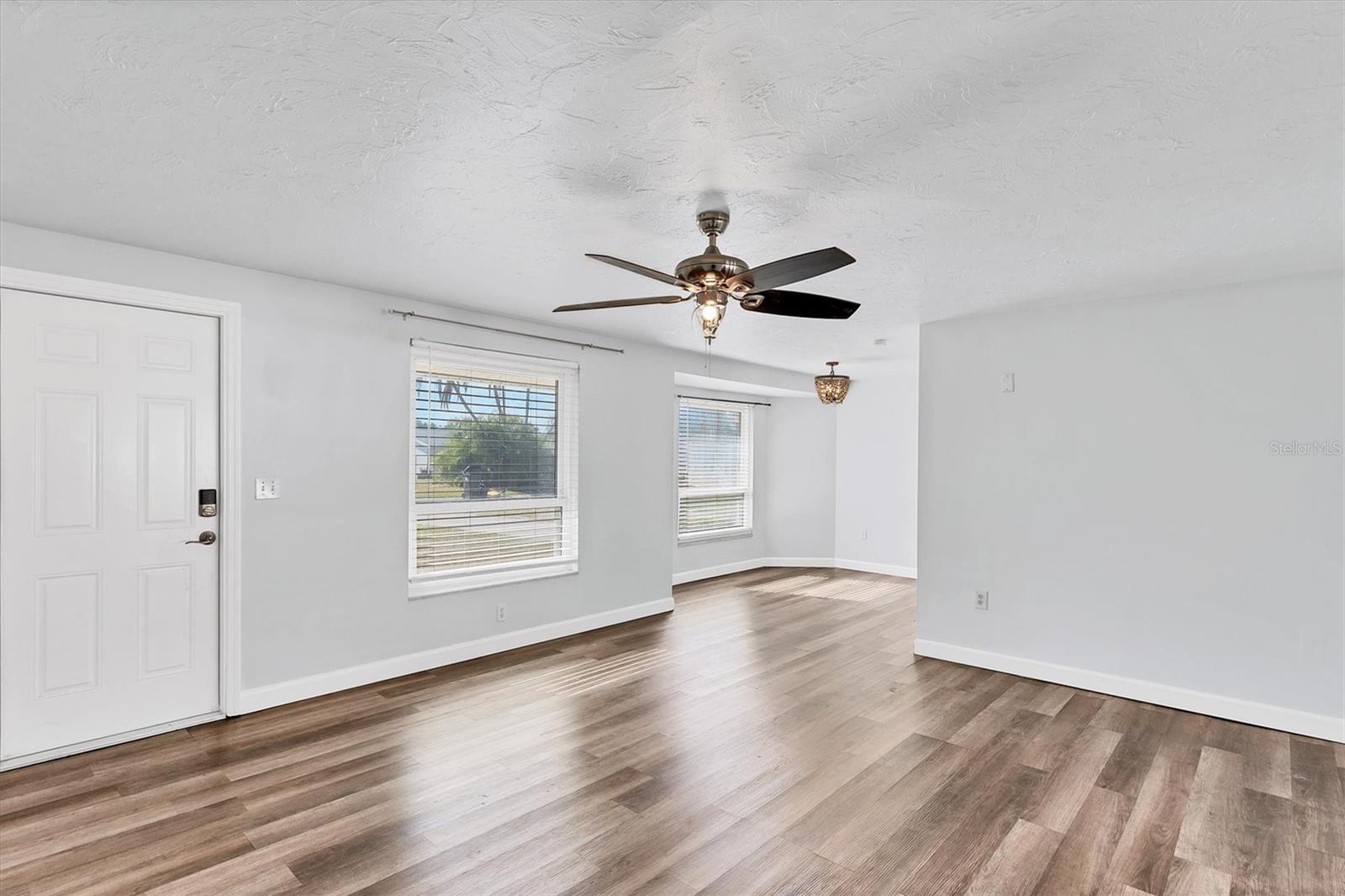 Image 4 of 36 For 1102 Fruitland Avenue