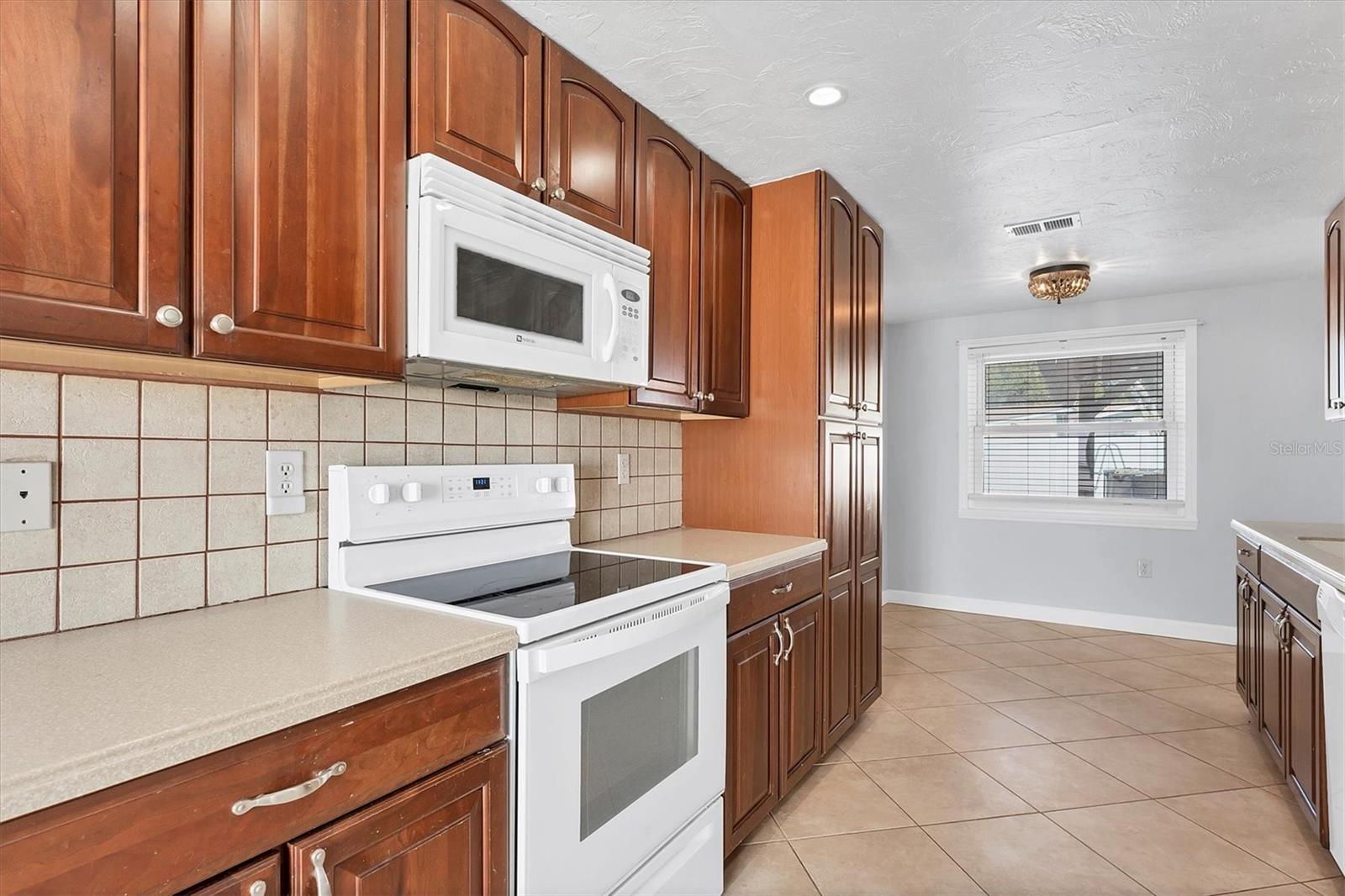 Image 6 of 36 For 1102 Fruitland Avenue