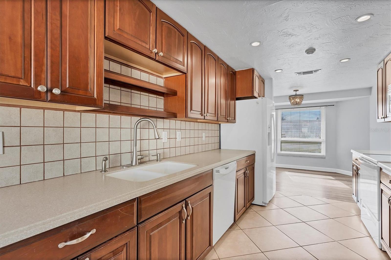 Image 7 of 36 For 1102 Fruitland Avenue