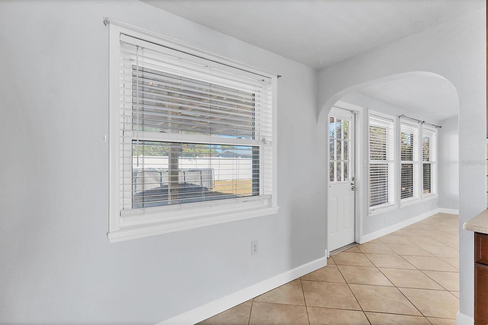 Image 9 of 36 For 1102 Fruitland Avenue