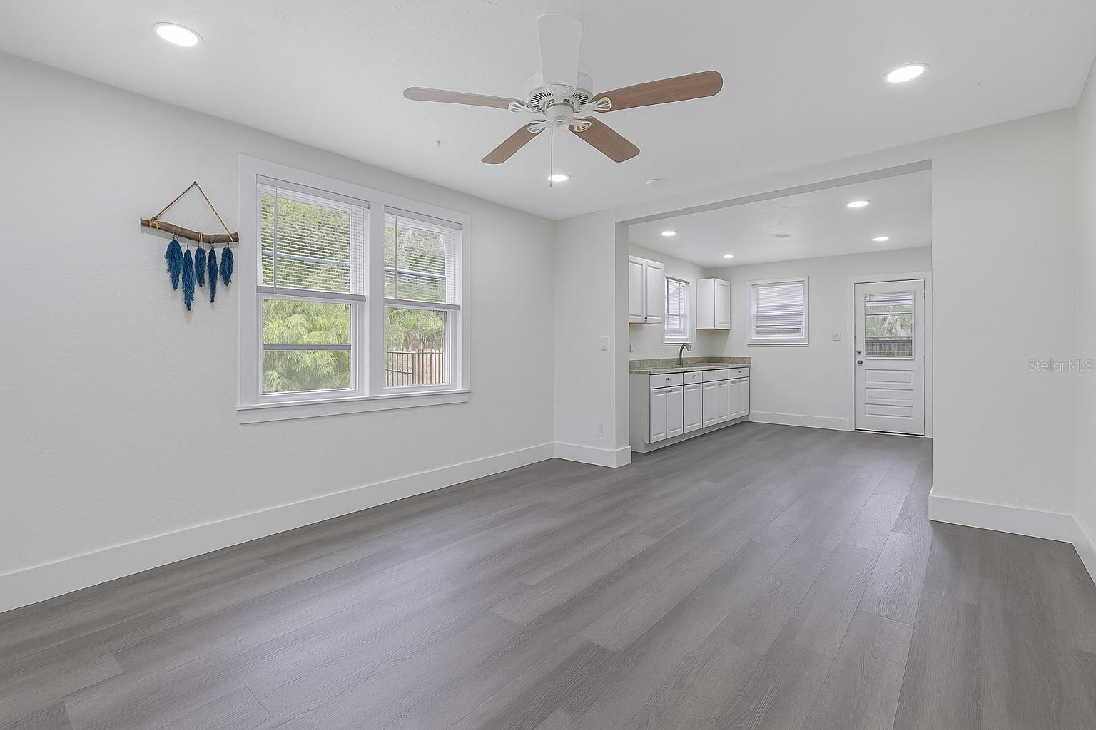 Image 18 of 30 For 2111 Palmetto Street