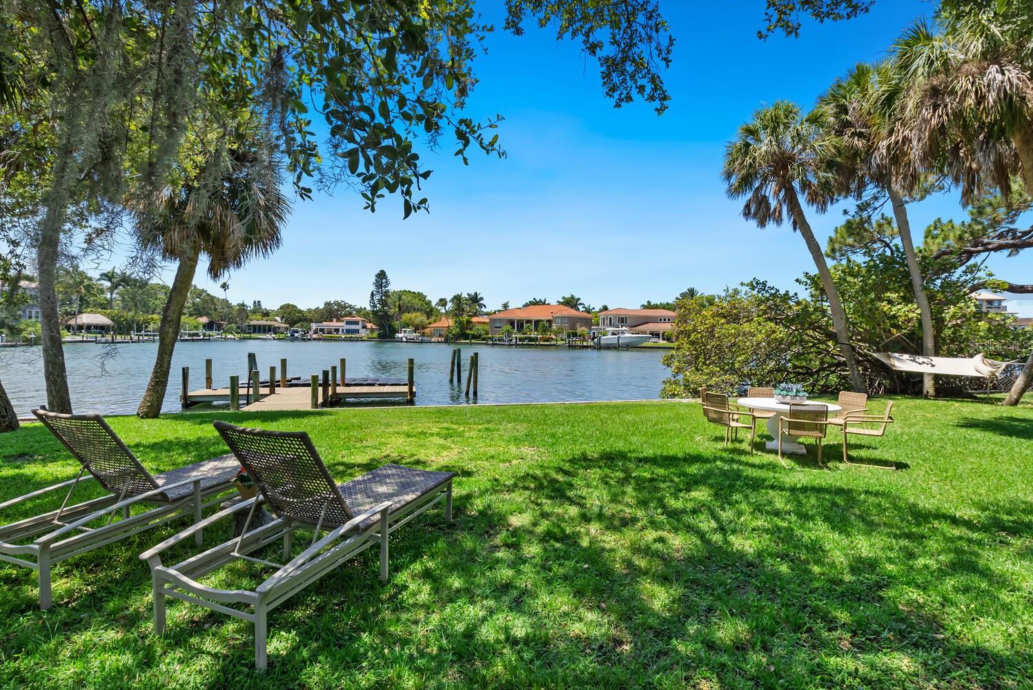 Image 5 of 21 For 1542 Gulfview Drive