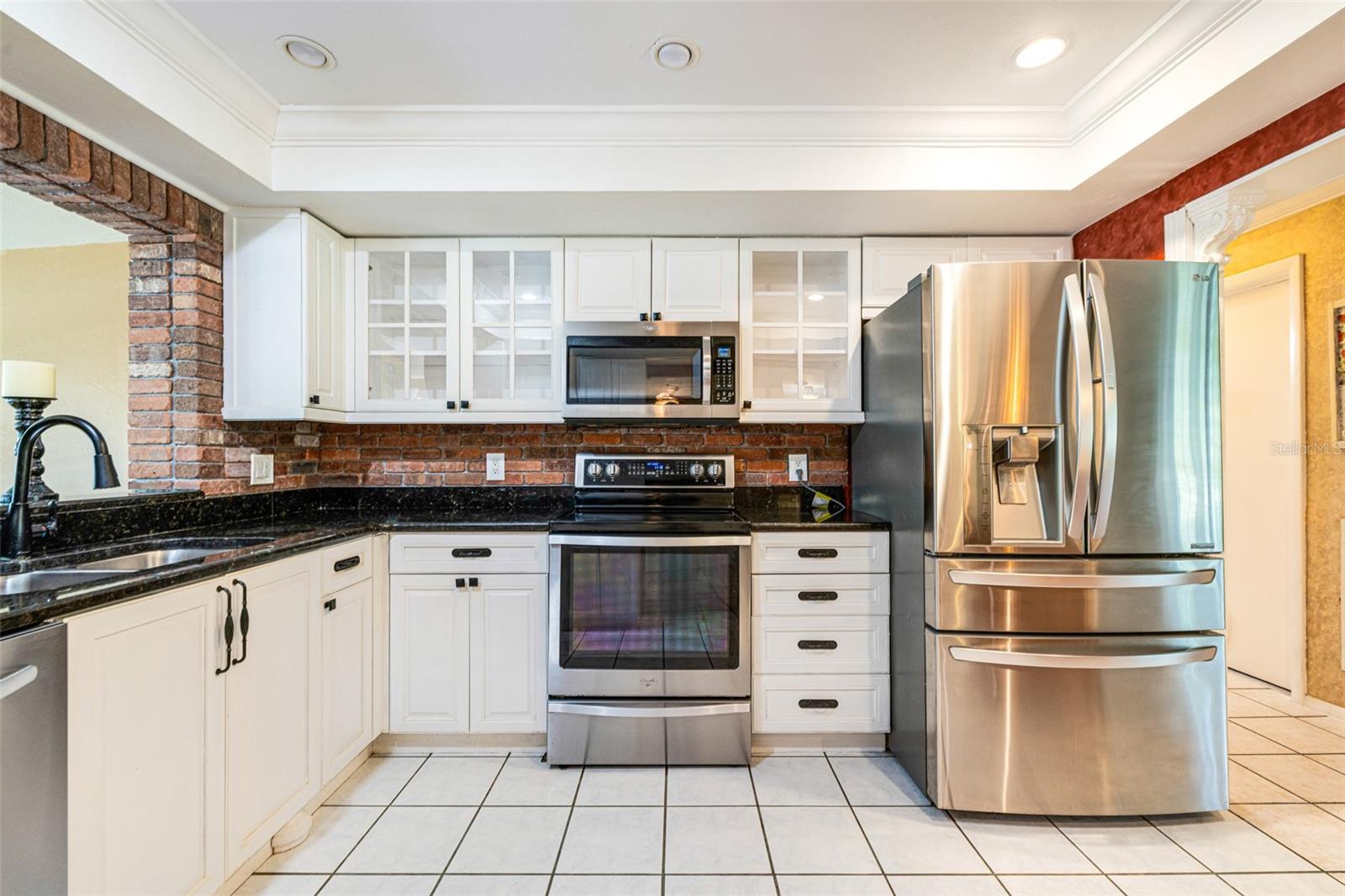 Image 14 of 57 For 17371 Williamsburg Drive