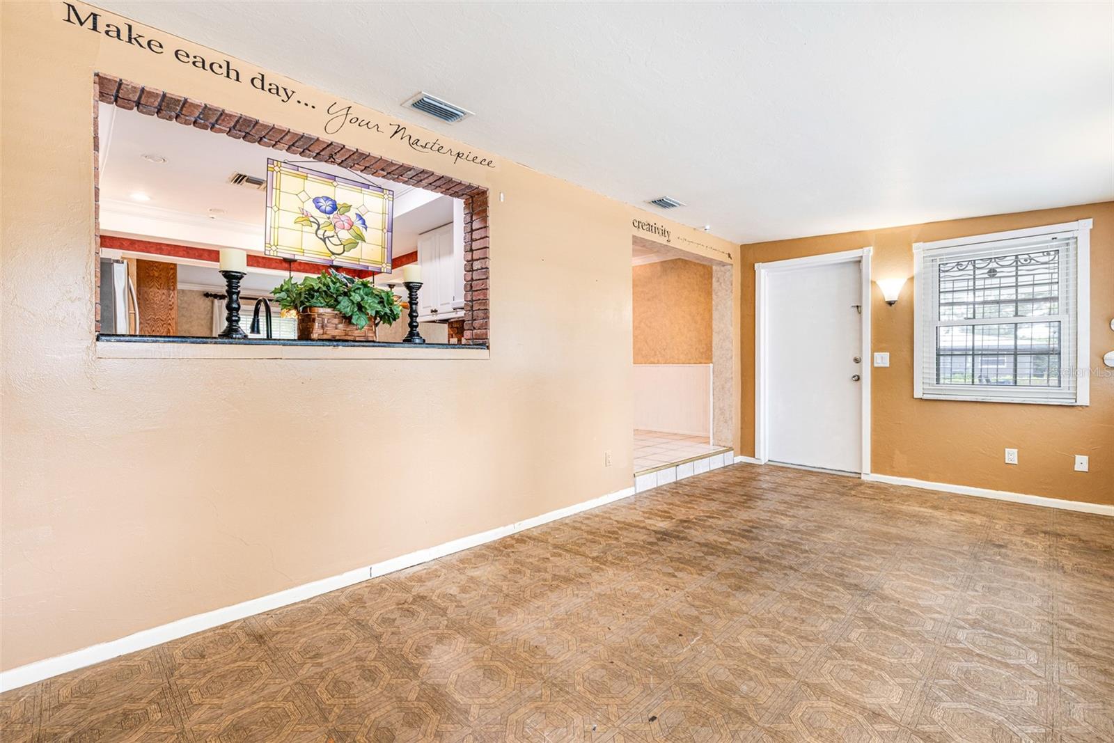 Image 18 of 57 For 17371 Williamsburg Drive