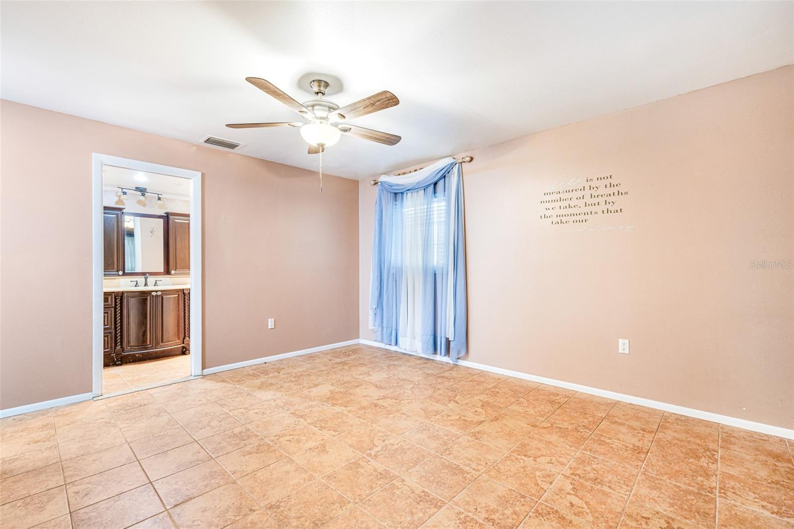 Image 28 of 57 For 17371 Williamsburg Drive