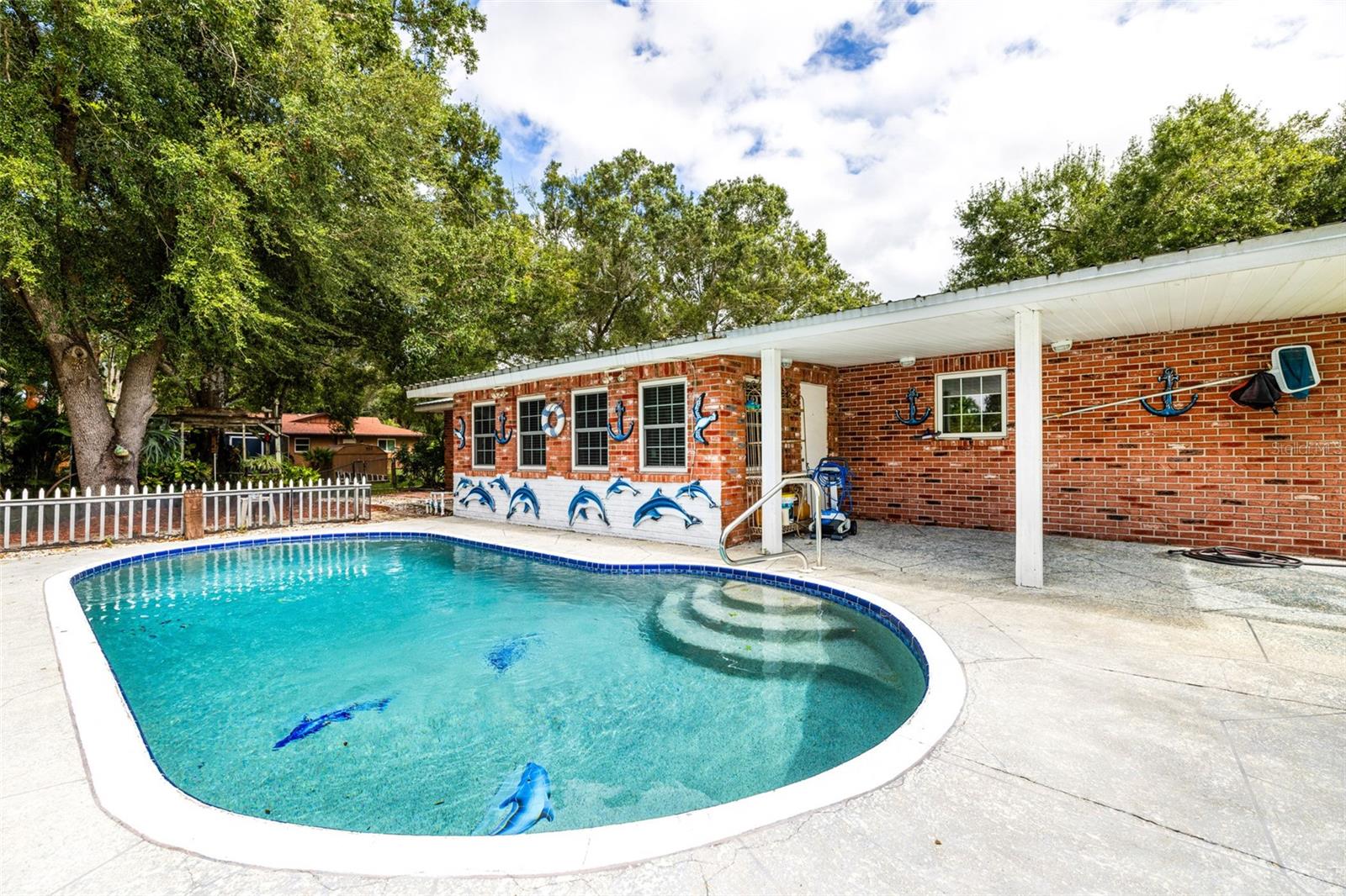 Image 32 of 57 For 17371 Williamsburg Drive