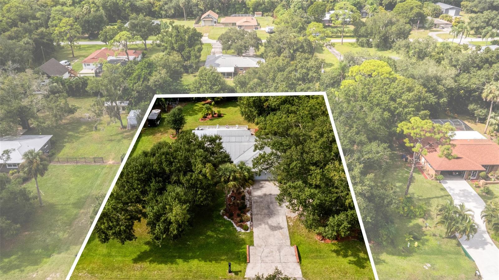 Image 38 of 57 For 17371 Williamsburg Drive