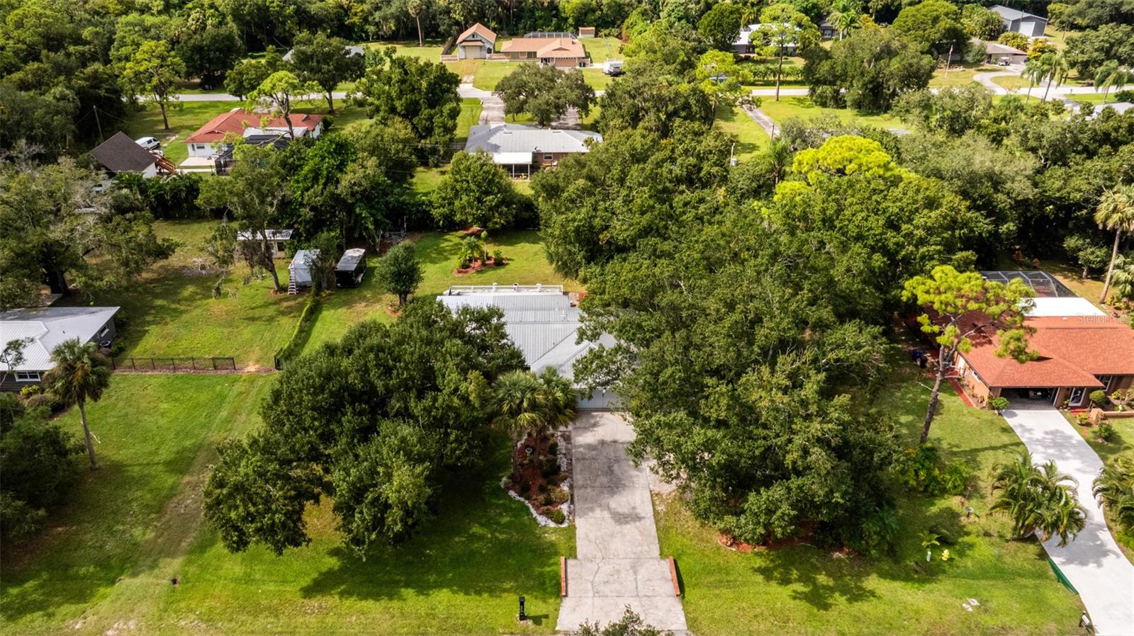 Image 40 of 57 For 17371 Williamsburg Drive