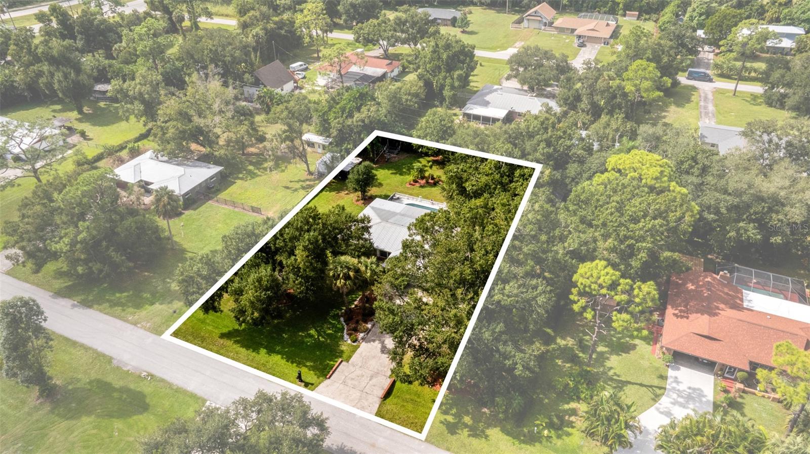 Image 44 of 57 For 17371 Williamsburg Drive