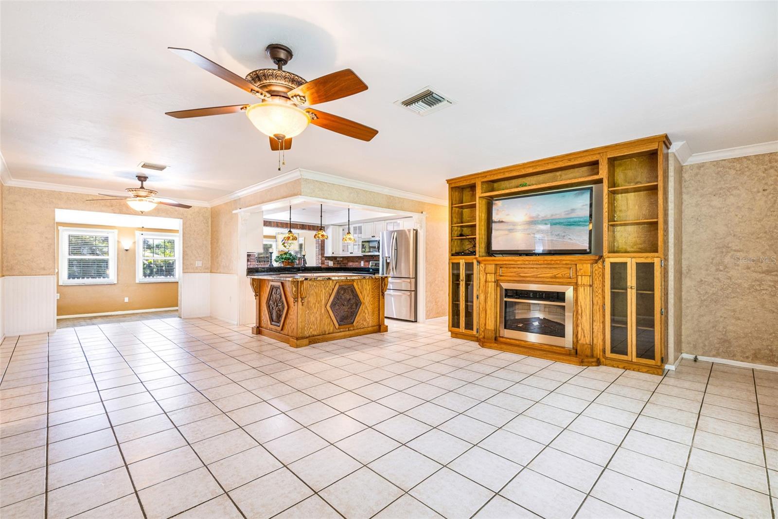 Image 7 of 57 For 17371 Williamsburg Drive