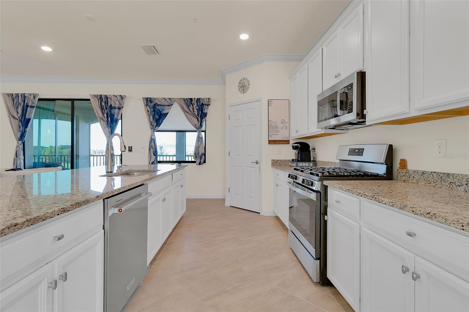 Image 18 of 62 For 18017 Gawthrop Drive 103