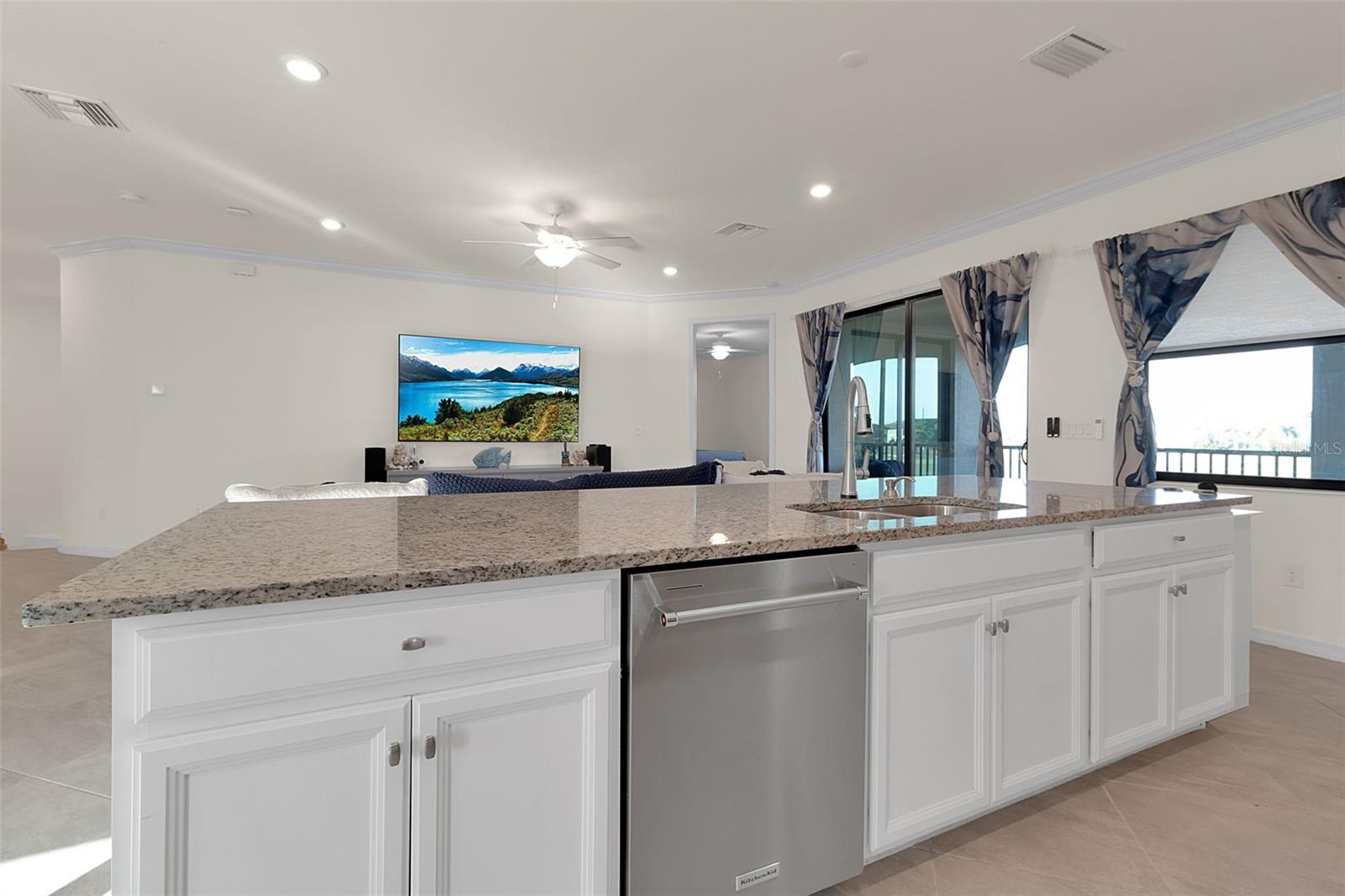 Image 19 of 62 For 18017 Gawthrop Drive 103