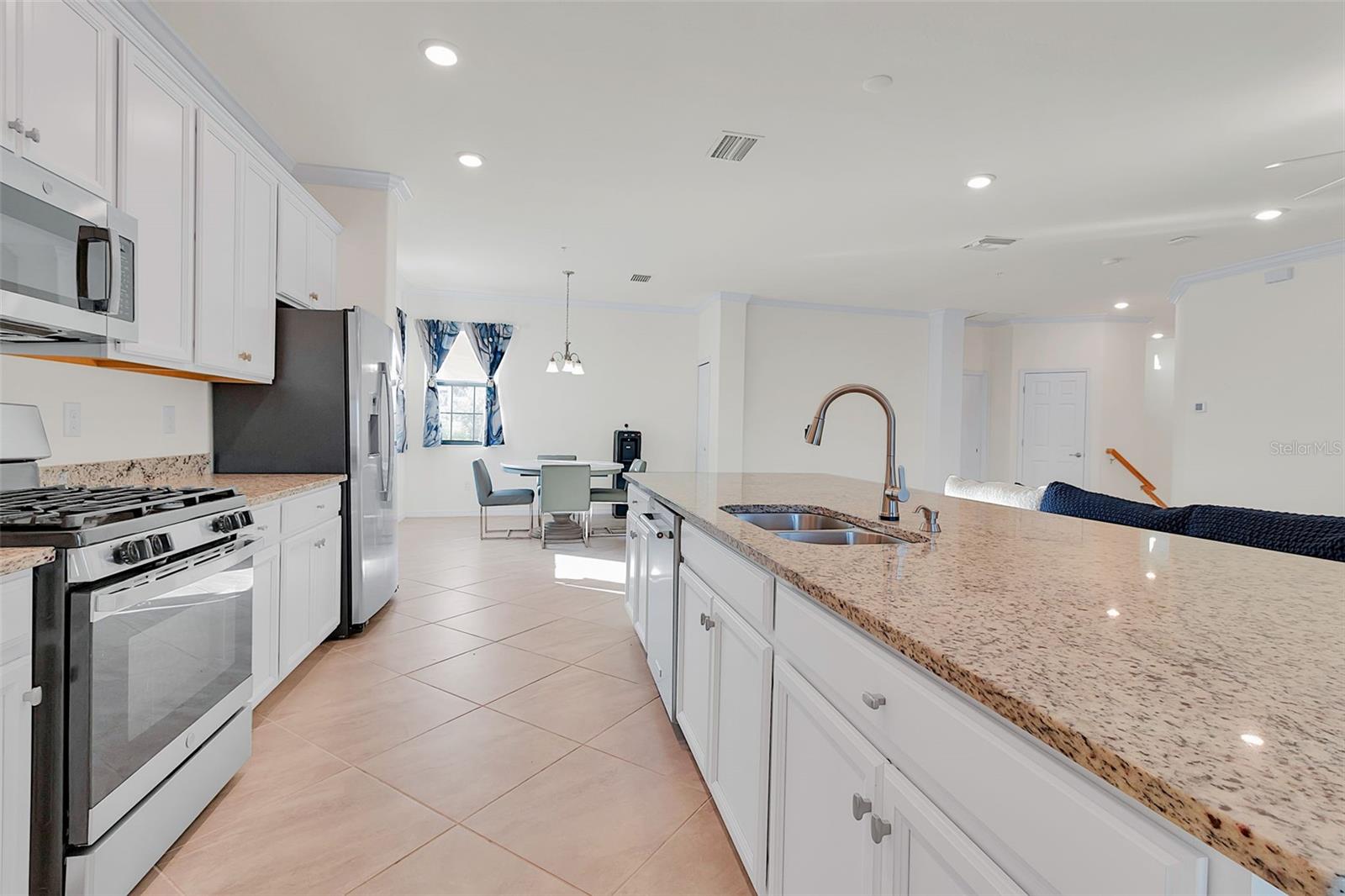 Image 23 of 62 For 18017 Gawthrop Drive 103