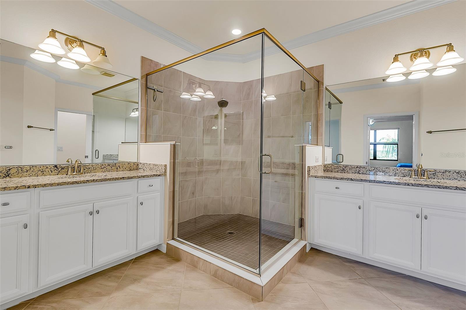 Image 30 of 62 For 18017 Gawthrop Drive 103