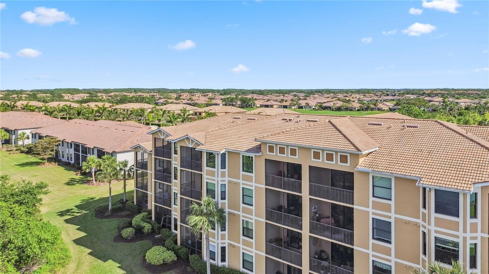 Image 18 of 27 For 6519 Grand Estuary Trail 207