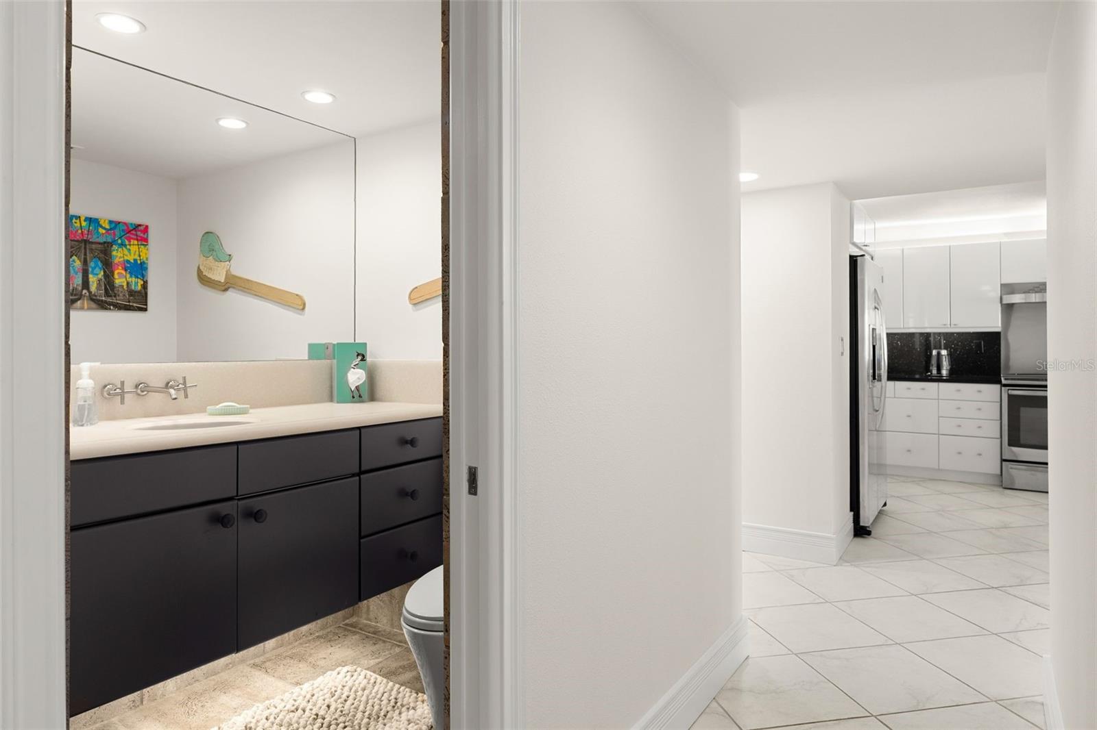 Image 19 of 56 For 1750 Benjamin Franklin Drive 8d