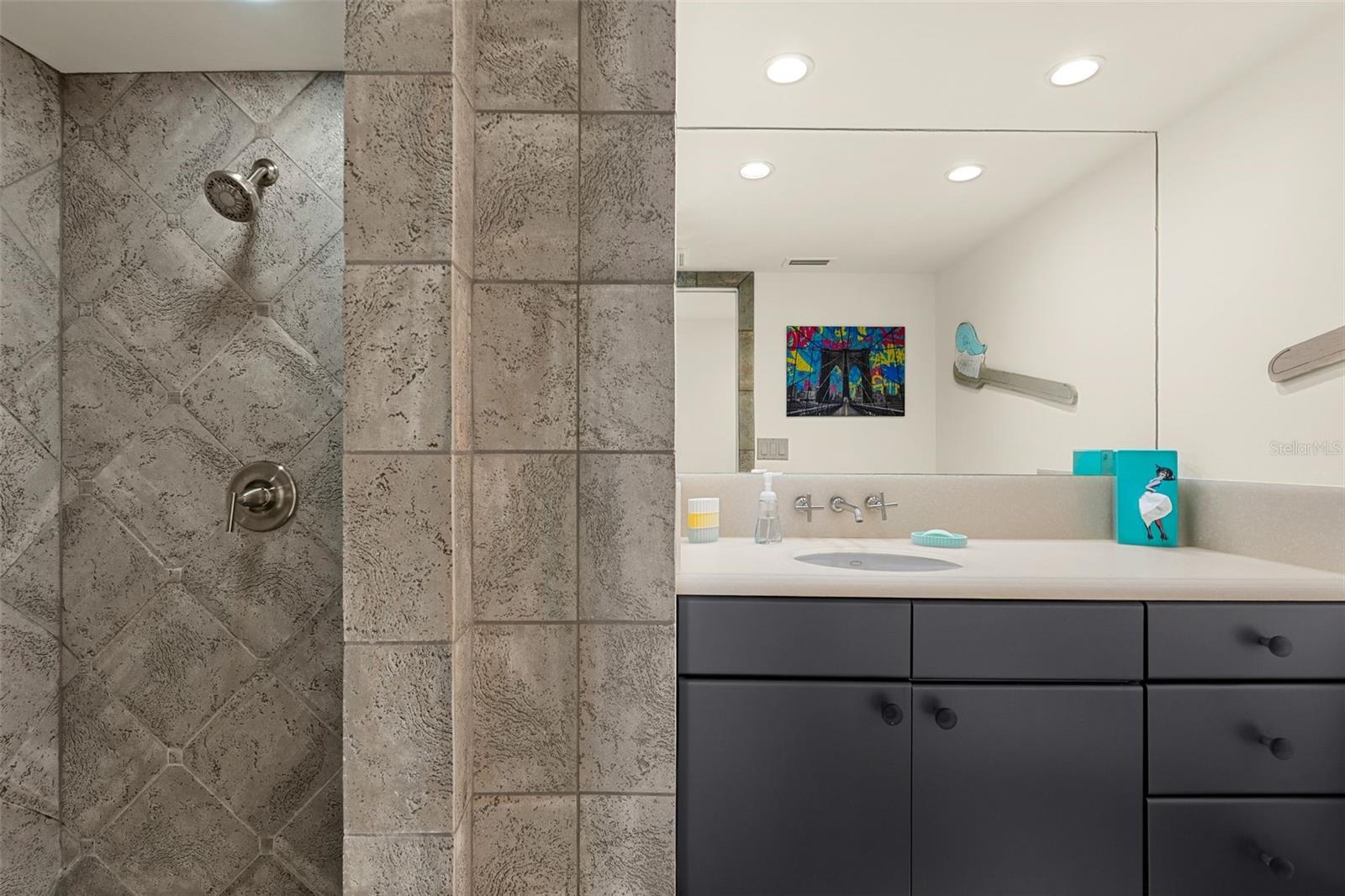 Image 20 of 56 For 1750 Benjamin Franklin Drive 8d