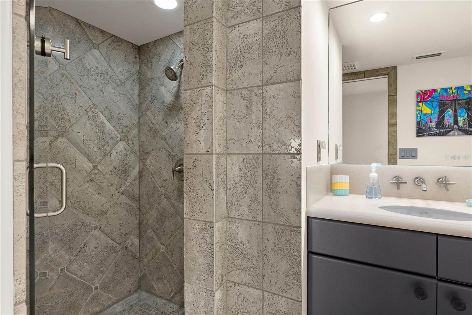 Image 21 of 56 For 1750 Benjamin Franklin Drive 8d