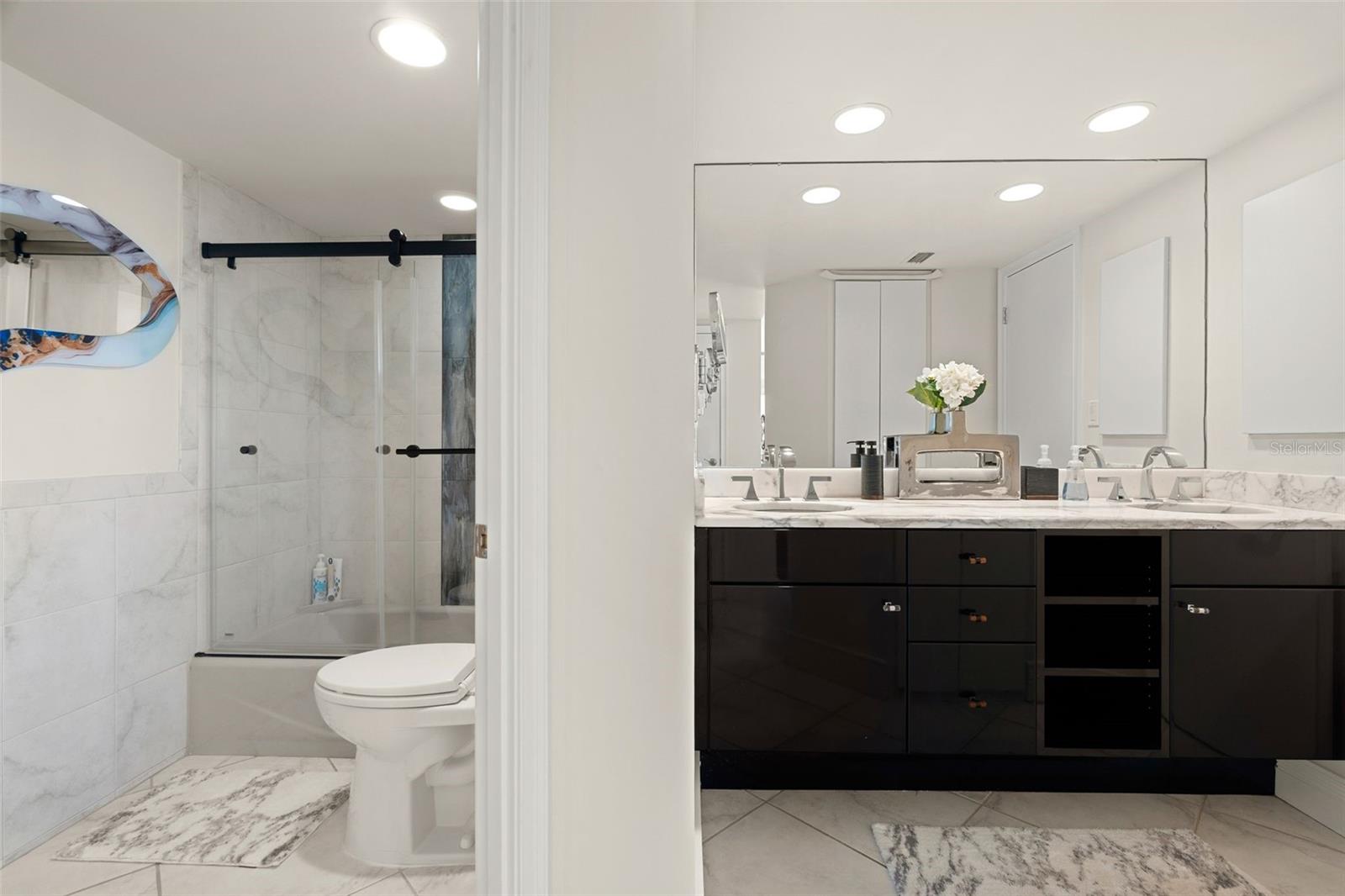 Image 26 of 56 For 1750 Benjamin Franklin Drive 8d