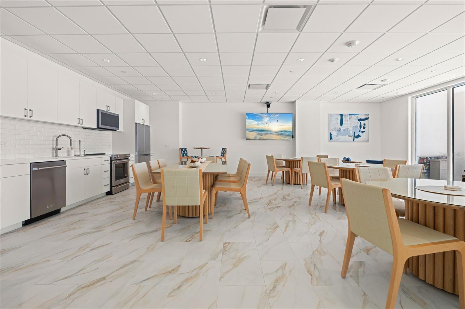 Image 39 of 56 For 1750 Benjamin Franklin Drive 8d