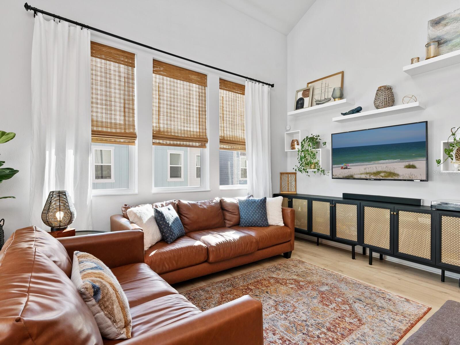 Image 10 of 41 For 2337 Lindstrom Street