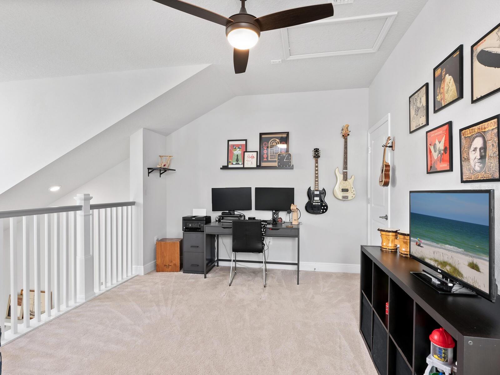 Image 15 of 41 For 2337 Lindstrom Street