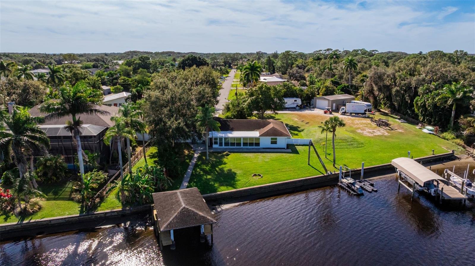 Listing photo id 45 for 14502 Riverside Drive