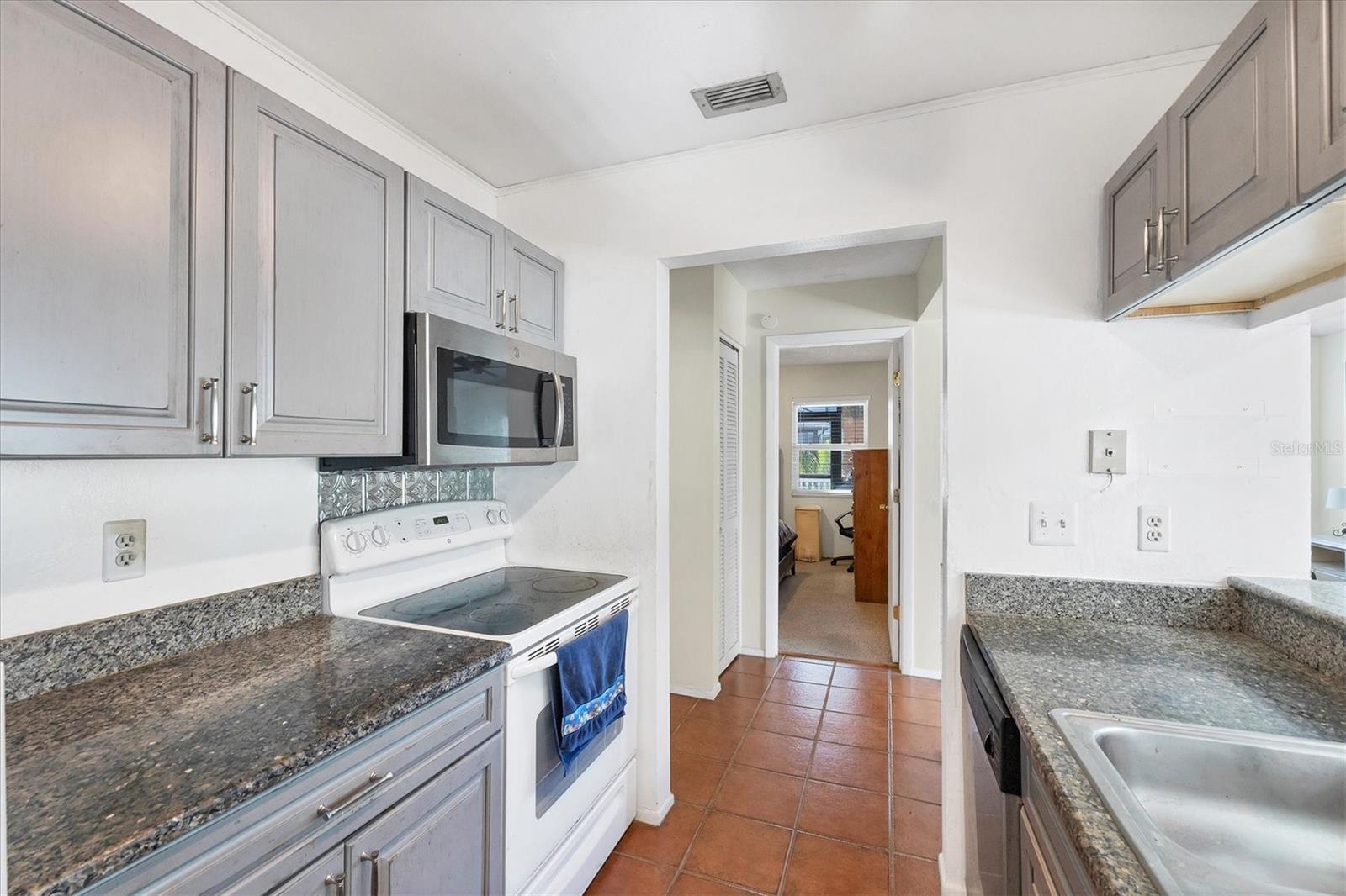 Image 10 of 31 For 3636 59th Avenue W Na