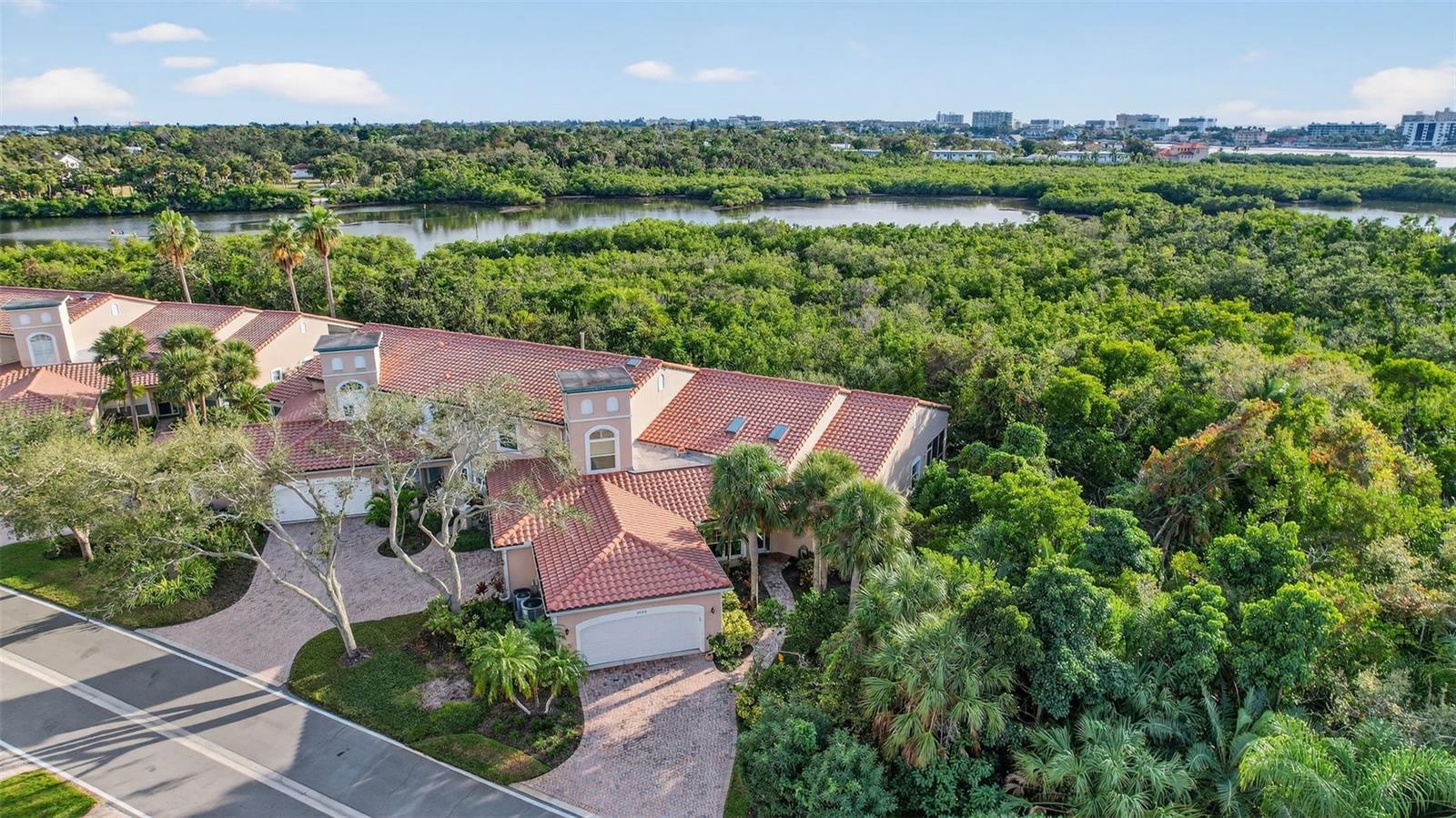 Image 5 of 53 For 1723 Starling Drive