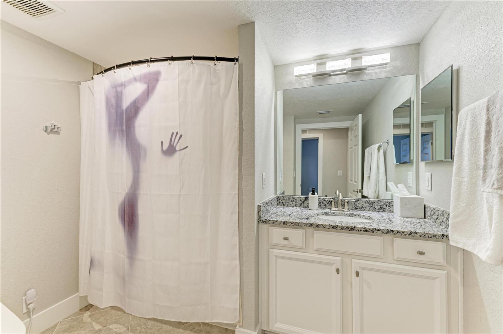 Image 27 of 73 For 5916 Wake Forest Run 104