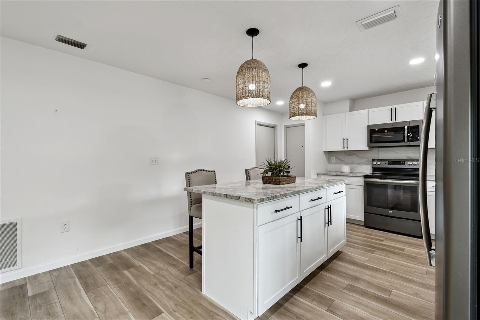 Image 16 of 55 For 3500 El Conquistador Parkway 301