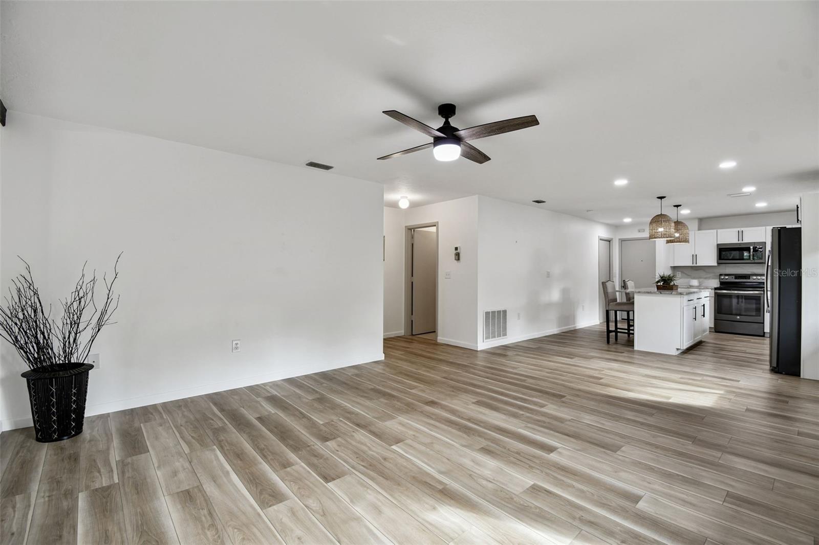 Image 21 of 55 For 3500 El Conquistador Parkway 301