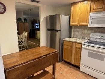 Image 12 of 25 For 3124 Lake Bayshore Drive 219