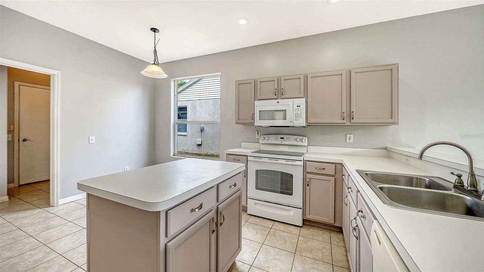 Image 18 of 35 For 5513 47th Court E