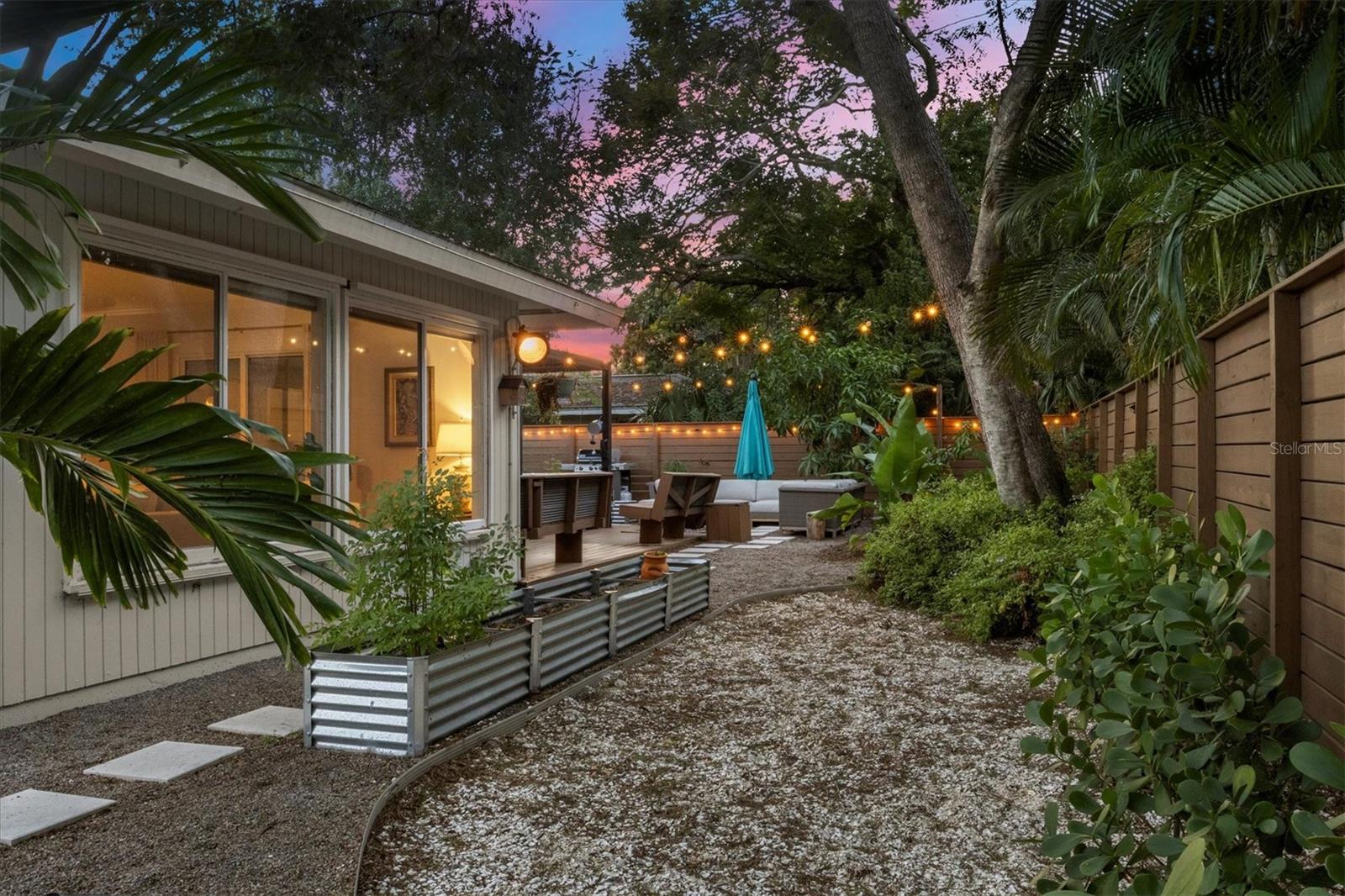 Image 14 of 85 For 2375 Datura Street