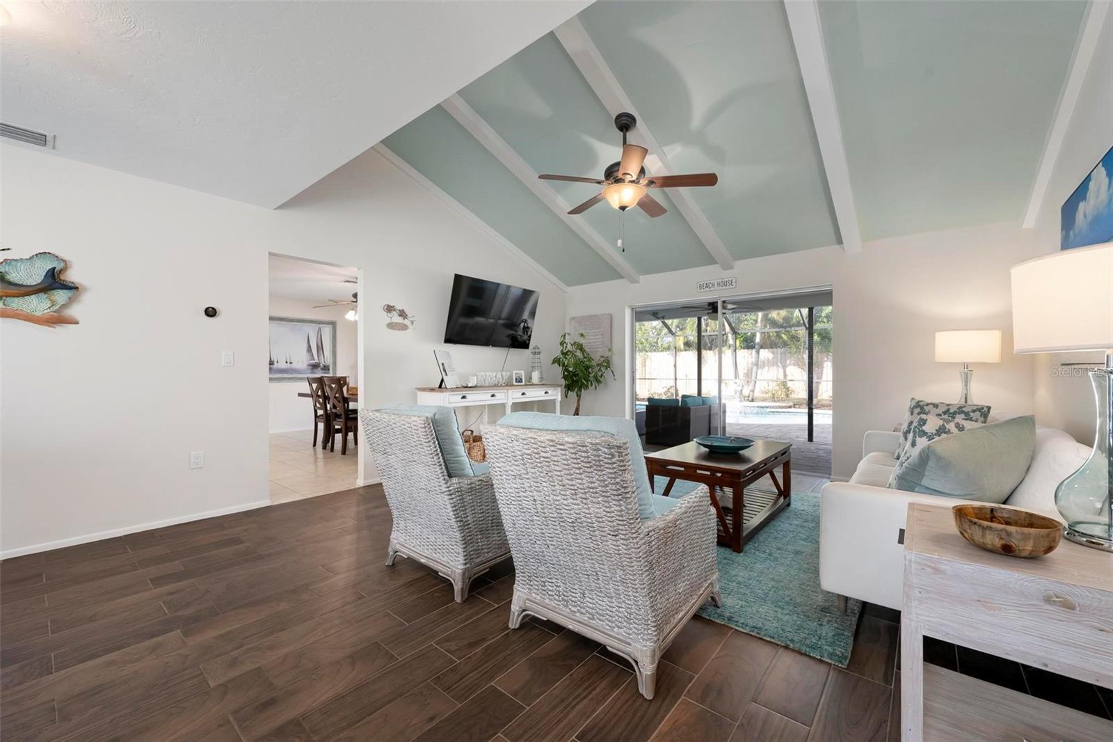 Image 19 of 44 For 6552 Waterford Circle