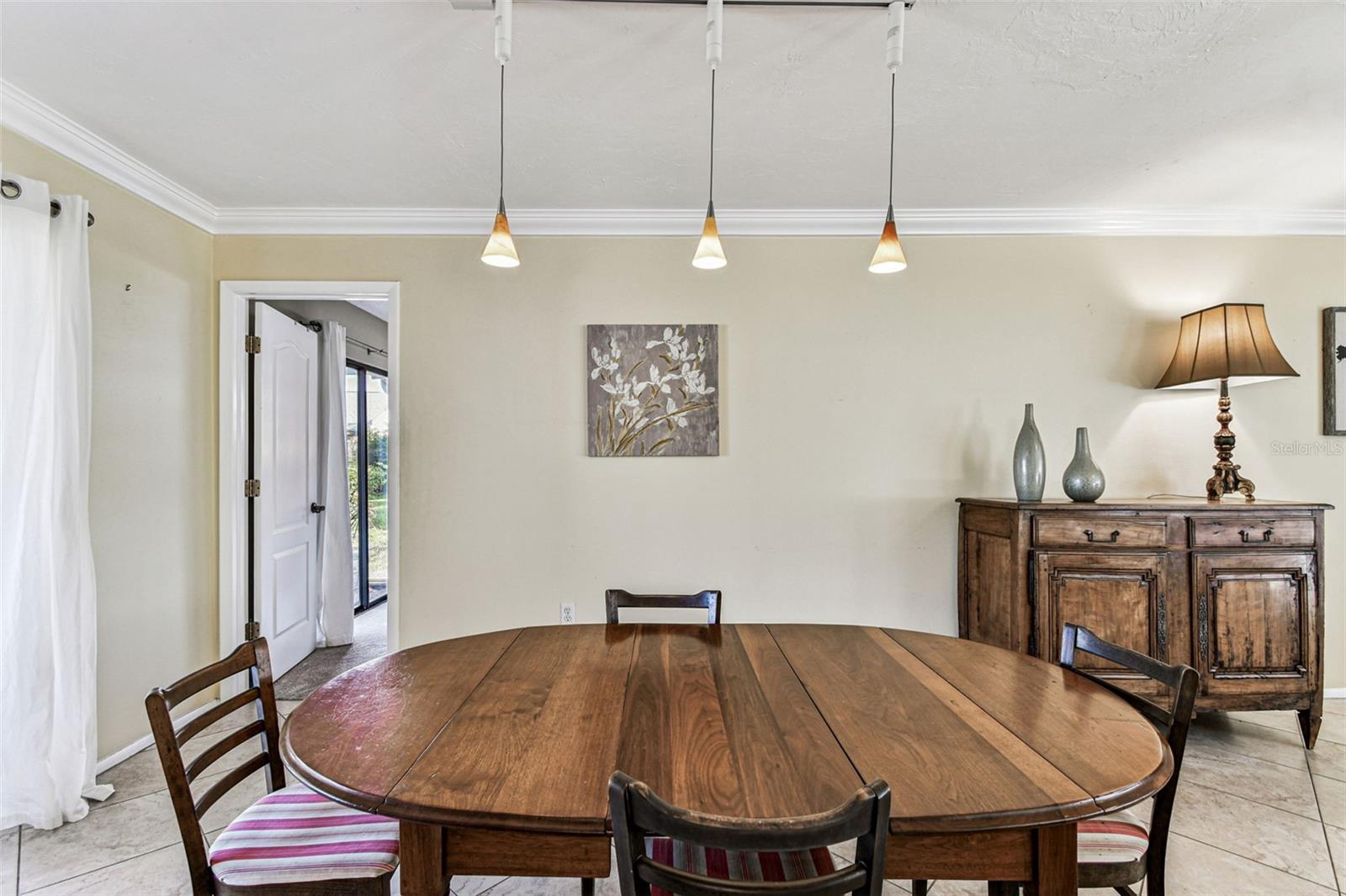 Image 10 of 40 For 6702 Pointe West Blvd