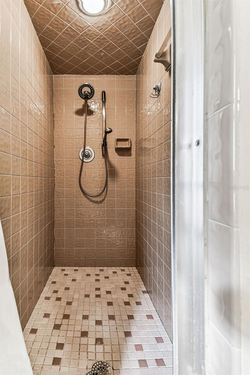 Image 16 of 40 For 6702 Pointe West Blvd