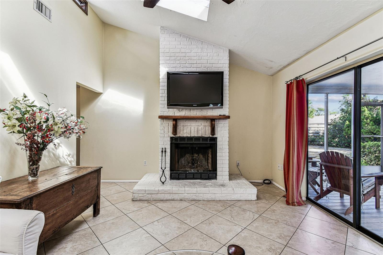 Image 23 of 40 For 6702 Pointe West Blvd