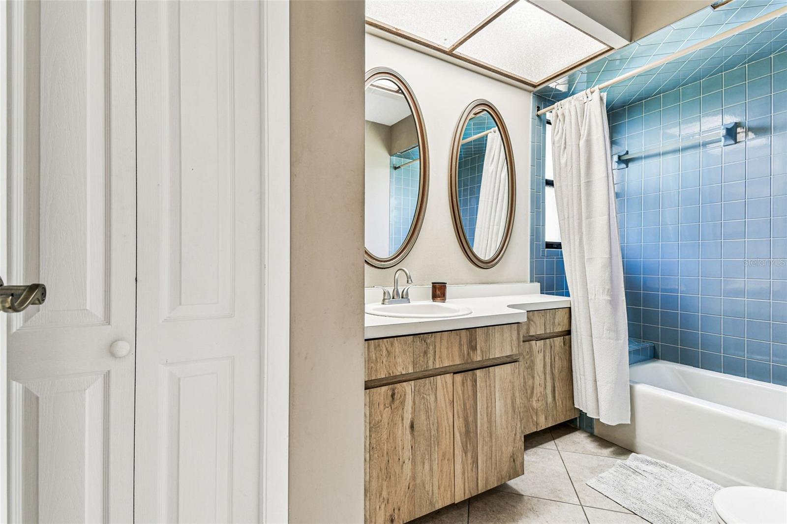 Image 27 of 40 For 6702 Pointe West Blvd