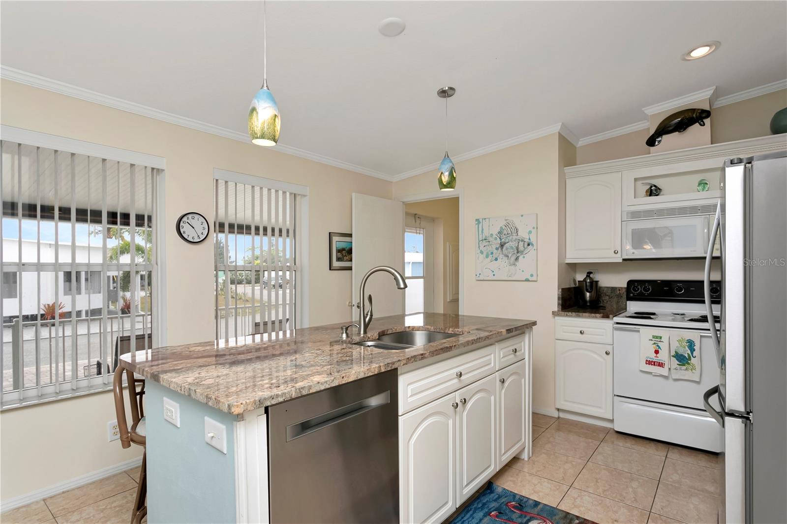 Image 21 of 36 For 6604 Marina Drive