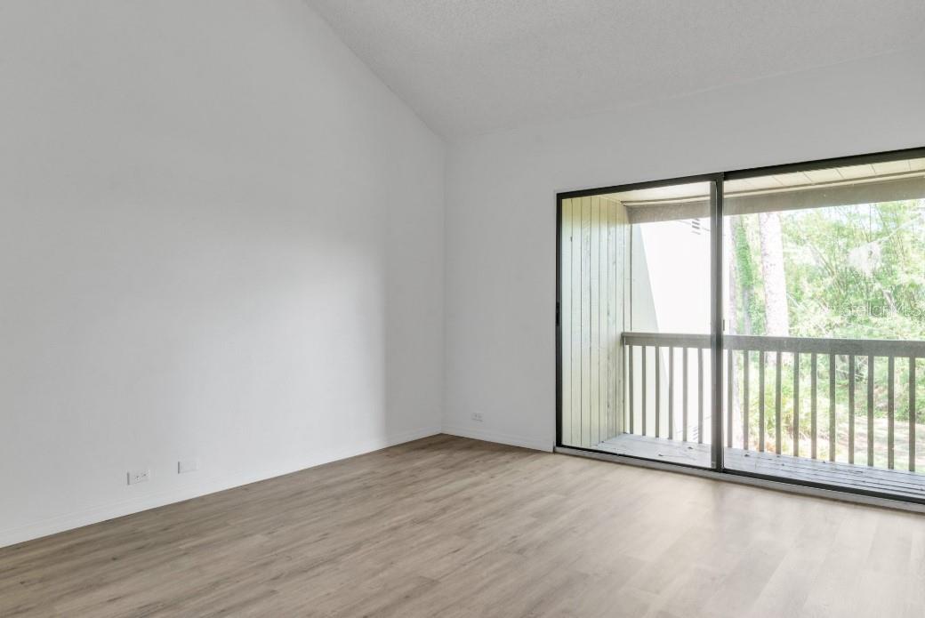 Image 3 of 27 For 758 Pine Run Drive 758